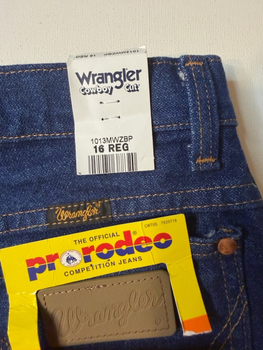 NWT Boy's Wrangler Cowboy Cut Competition Jeans Size 16R (KB5) - Picture 9 of 10